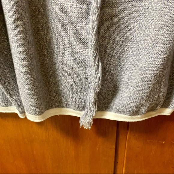 MsDressly Size XL Women’s Sweater with Fringe accent NWOT. - Picture 4 of 8